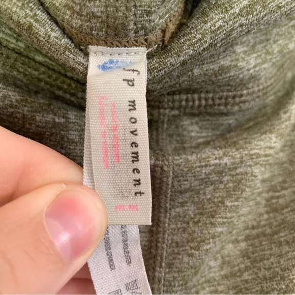 Free People Movement cut out cropped Infinity leggings size medium Army Green - Picture 8 of 10